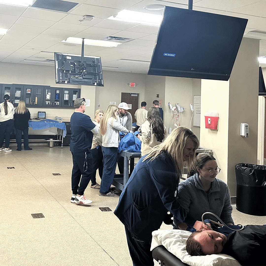 Onsite lab with students training.