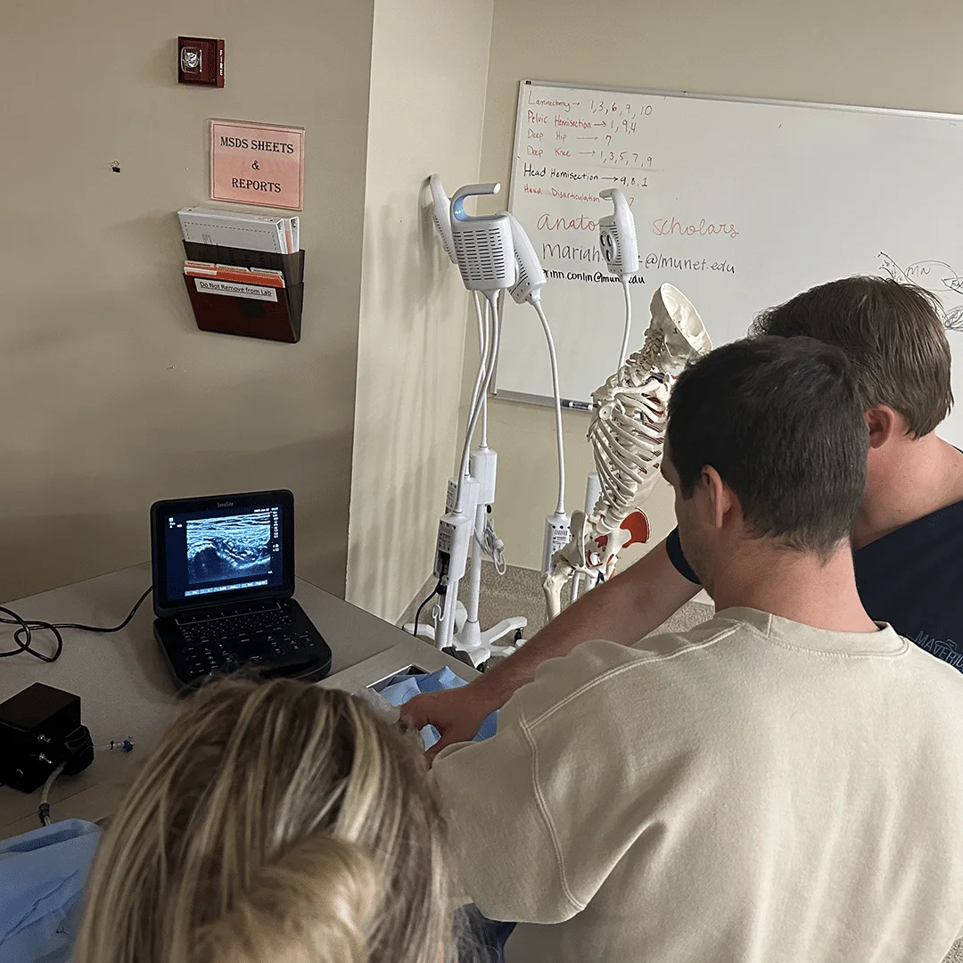 Onsite lab with students training.