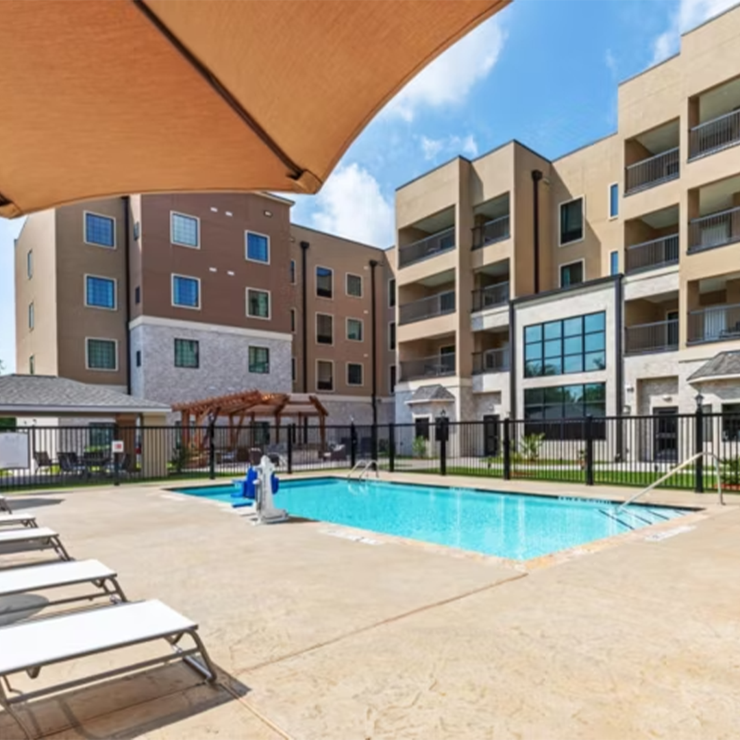 Outdoor swimming pool.