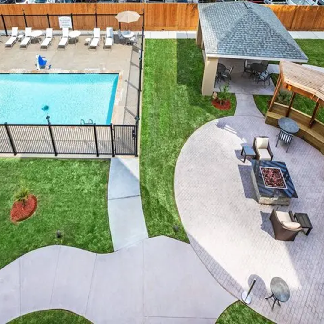 Outdoor swimming pool.